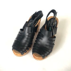 Moheda Wood Clog Sandals